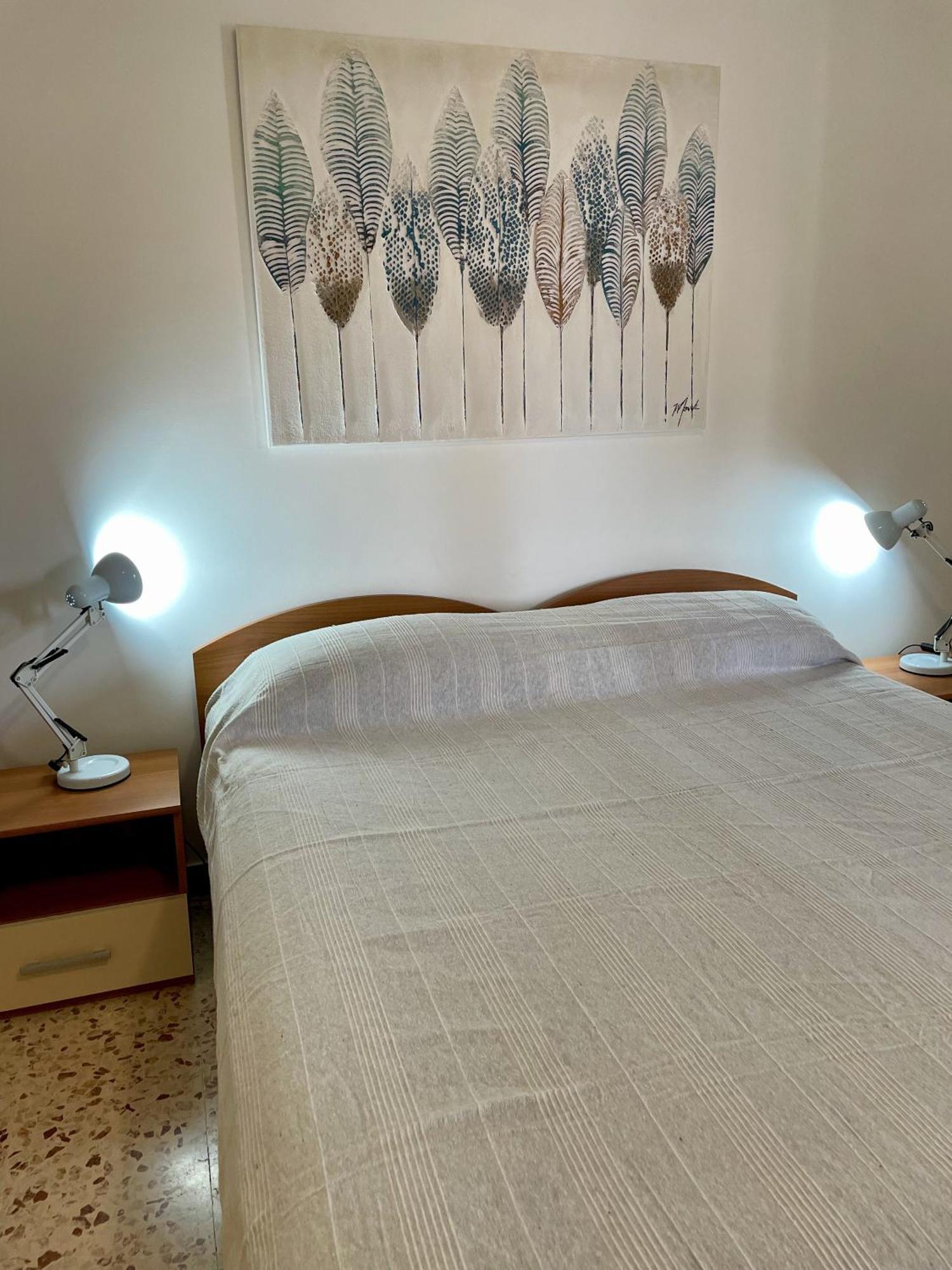 Lorenzo'S House Catania City Centre - Comfortable Large Apartment With 2 Bedrooms And 2 Baths, Close To Trains, Metro And Bus Station Exterior photo